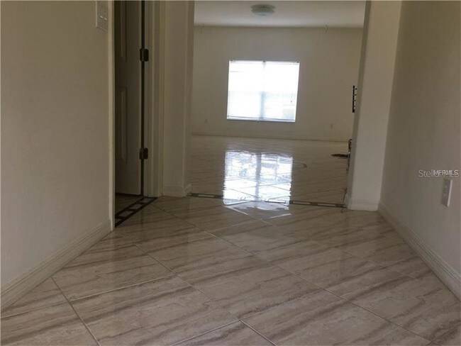 Building Photo - 903 Coade Stone Dr