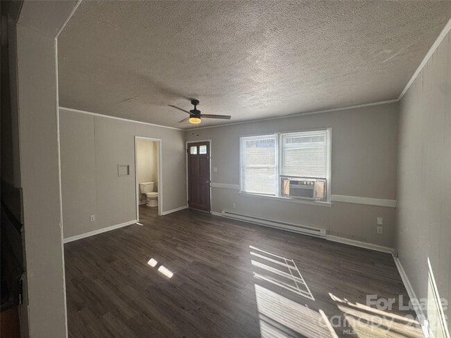 Building Photo - 337 Laurel St