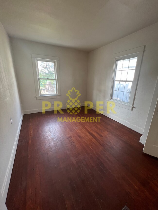 Foto del edificio - 2 bedrooms 1 bathroom house