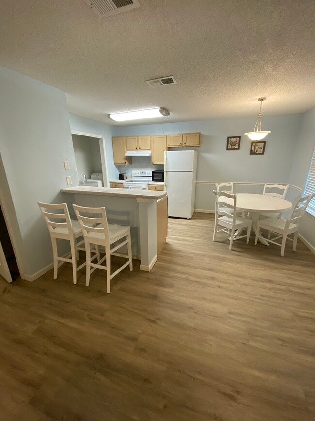 Building Photo - 5080 Gautier Vancleave Rd