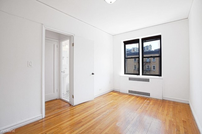 Building Photo - 62 Leroy St