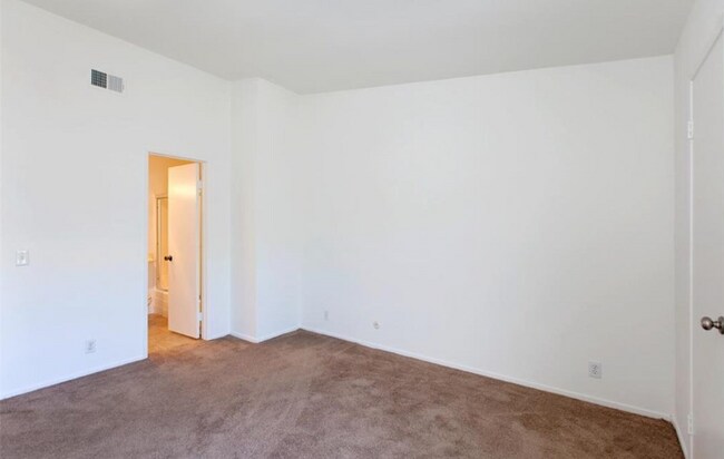 Foto del edificio - 2650 W Segerstrom Ave