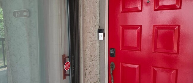 Foto del edificio - 1304 E Bayou Pkwy