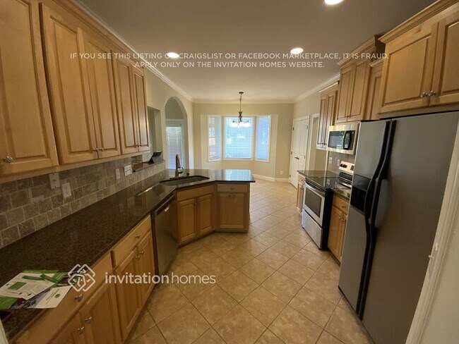 Foto del edificio - 242 Chuckwood Rd