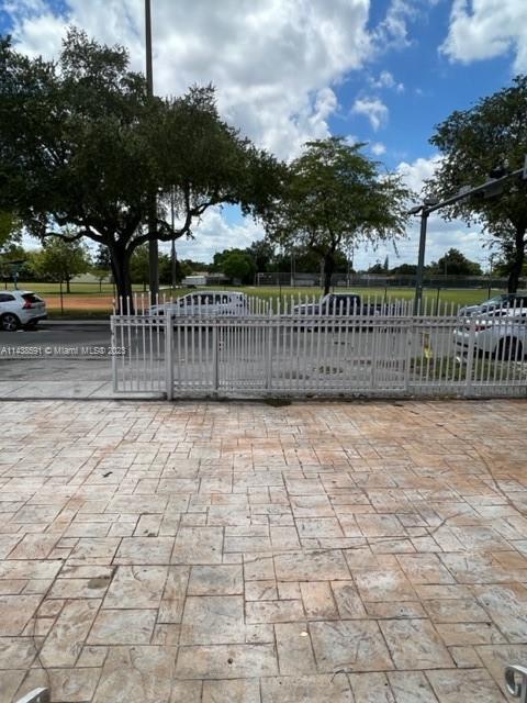 Foto del edificio - 255 SW 60th Ave