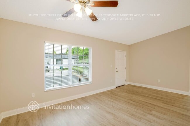 Building Photo - 16850 SW 92nd Ave