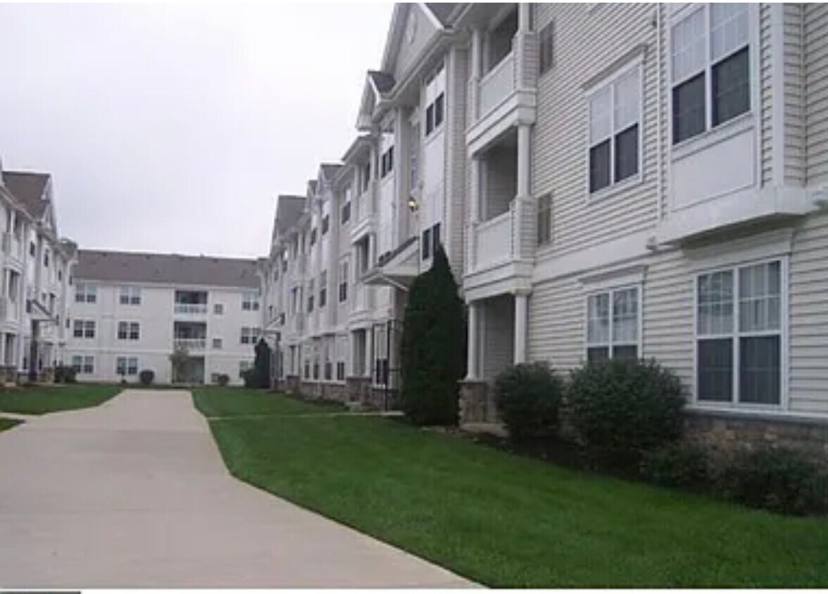 Primary Photo - 108 Lionheart Ln