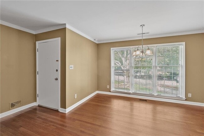 Building Photo - 1159 Lynmoor Dr NE