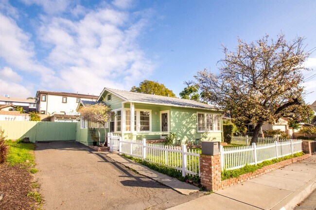 Building Photo - 3218 Eureka Pl