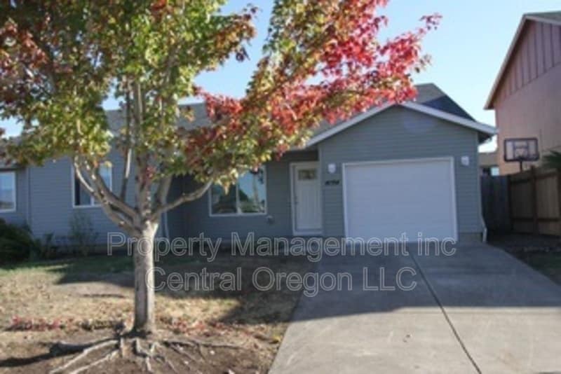 4194 Box Berry Ct NE, Salem, OR 97305 Townhouse for Rent in Salem, OR