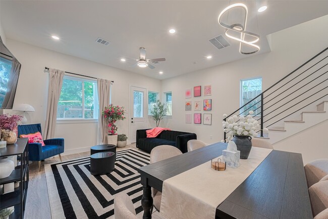 Building Photo - 2909 Nagle St