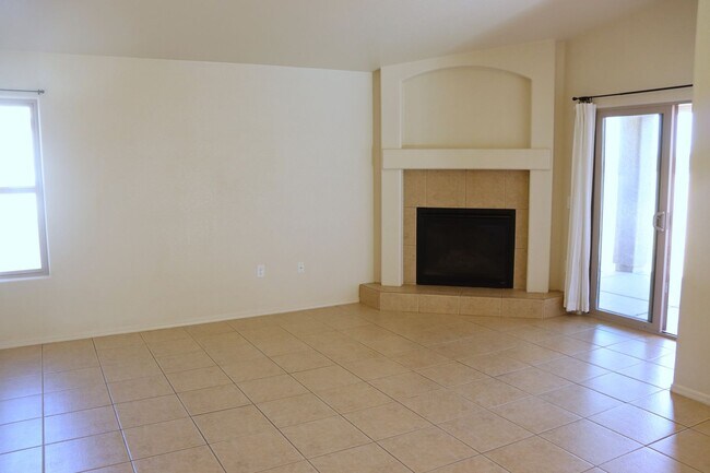 Building Photo - Home in Holiday Community Resort