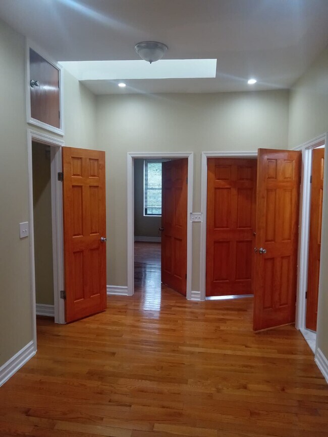 Foto del edificio - 371 E 31st St