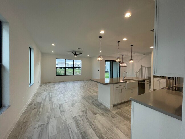 Building Photo - 8792 Antarus Dr N