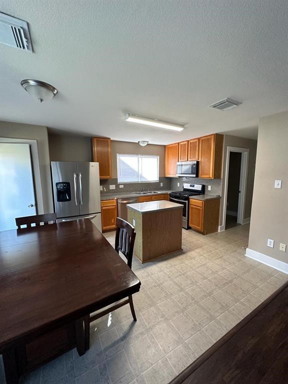 Building Photo - 816 Dragonfly Dr