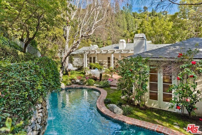 Foto del edificio - 1619 Marmont Ave