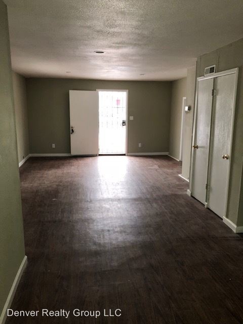 Foto del edificio - 5760 Niagara St
