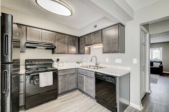 Building Photo - The Parkton