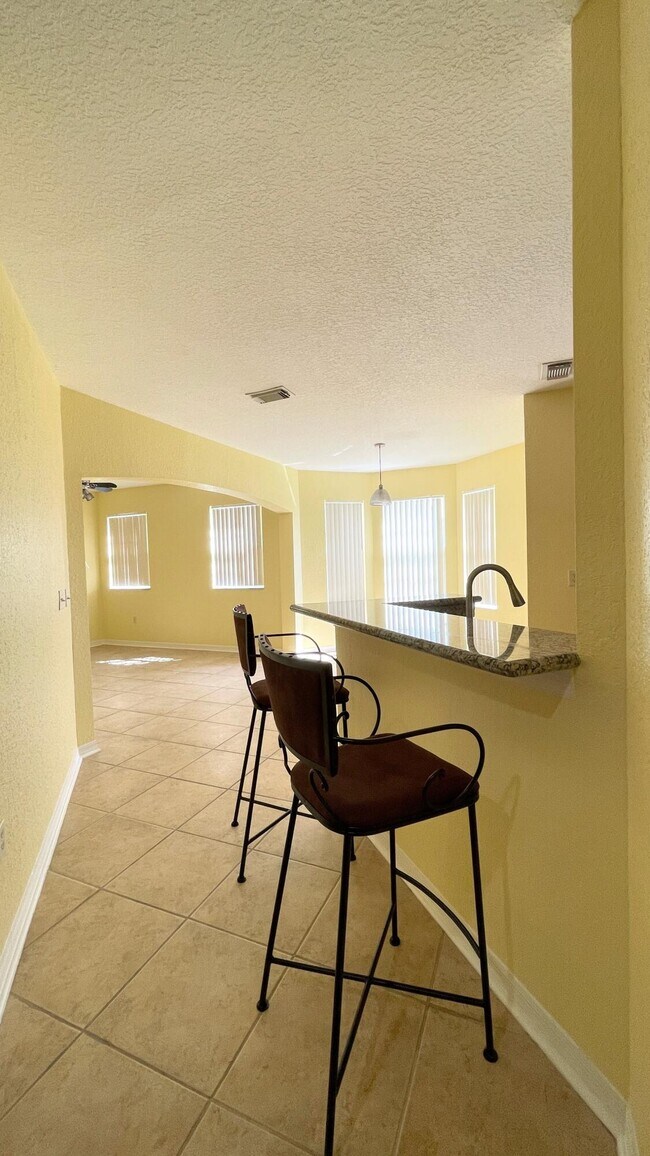 Foto del edificio - 132 SW Peacock Blvd