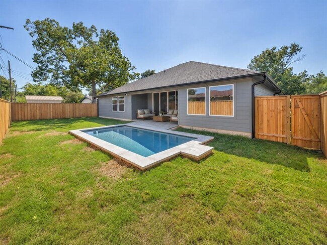 Building Photo - 8209 Polar Dr