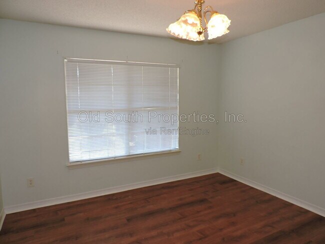 Foto del edificio - 2552 Southern Oaks Dr