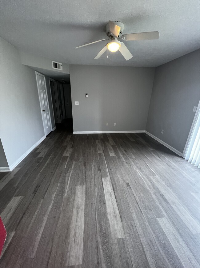 Building Photo - 4103 Blue Lick Ct