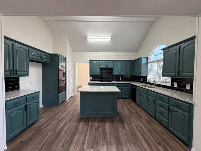 Foto del edificio - Beautiful Newly Updated Home in Whisperwood!