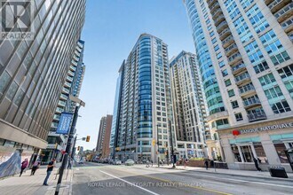 Building Photo - 242 Rideau St