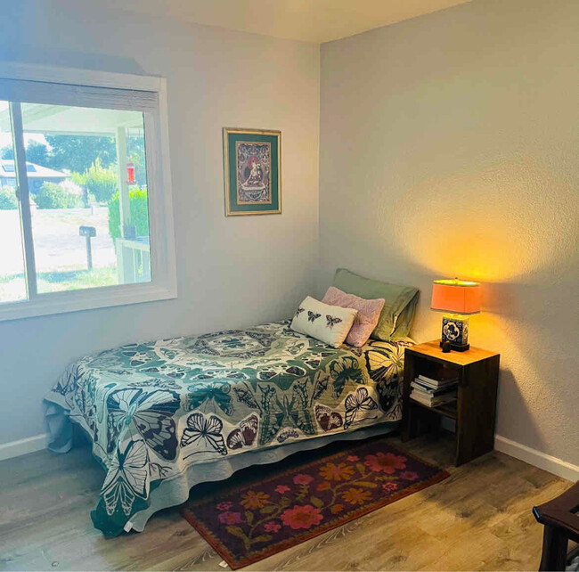 Building Photo - 4063 E Comanche Dr