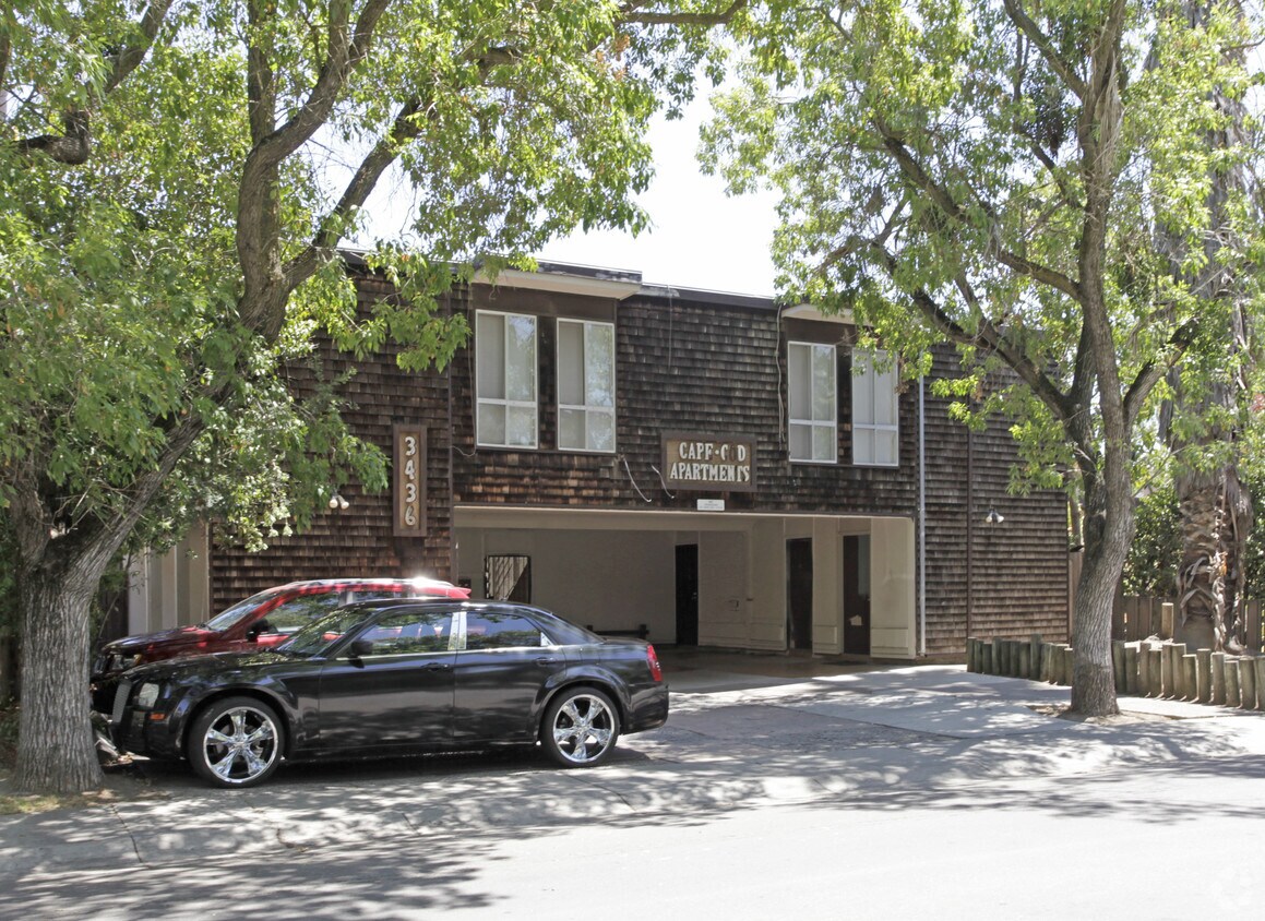Primary Photo - Cape Cod Apartments