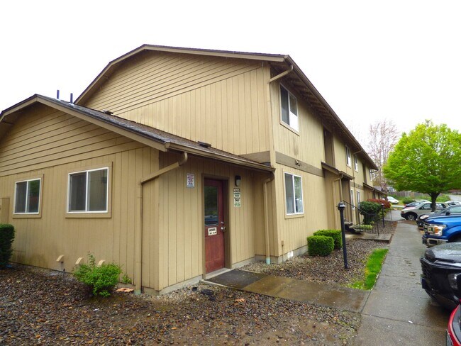 Building Photo - 1 bedroom 1 bath- Ground level unit in South Salem!