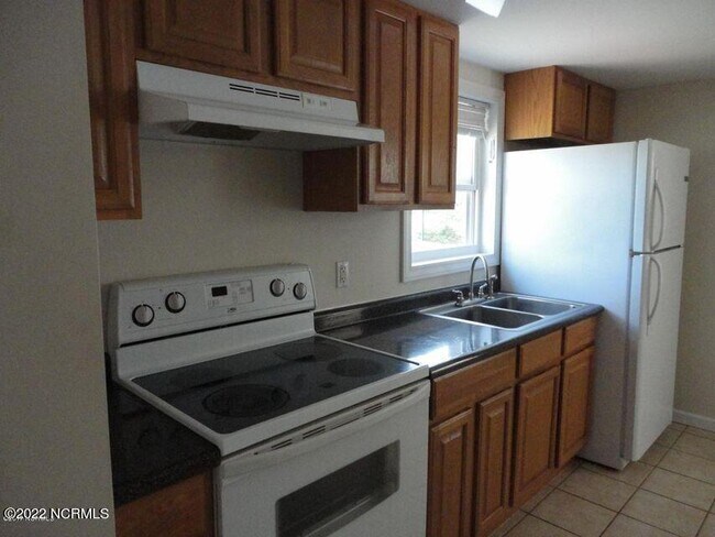 Foto del edificio - 576 Cypress Creek Rd