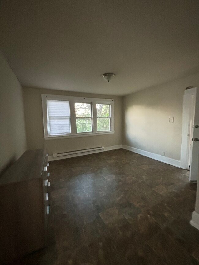 381 Leslie St Unit 3, Newark, NJ 07112 Apartments in Newark, NJ