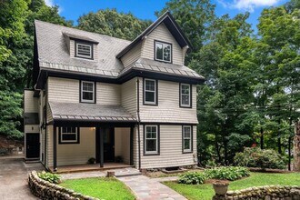 Building Photo - 136 Academy Hill Rd