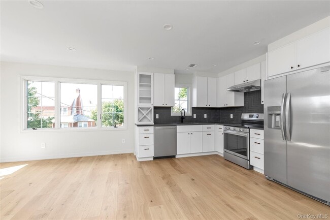 Building Photo - 157 Lincoln Ave