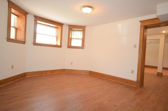Foto del edificio - 852 W Waveland Ave