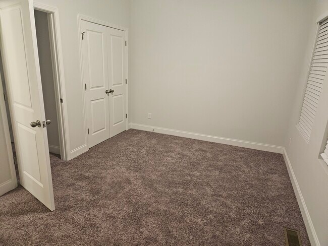 Building Photo - 1193 Skylar Ter SE