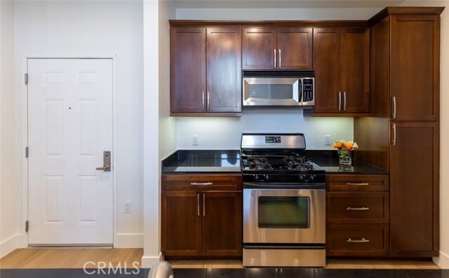 Foto del edificio - 2400 Scholarship