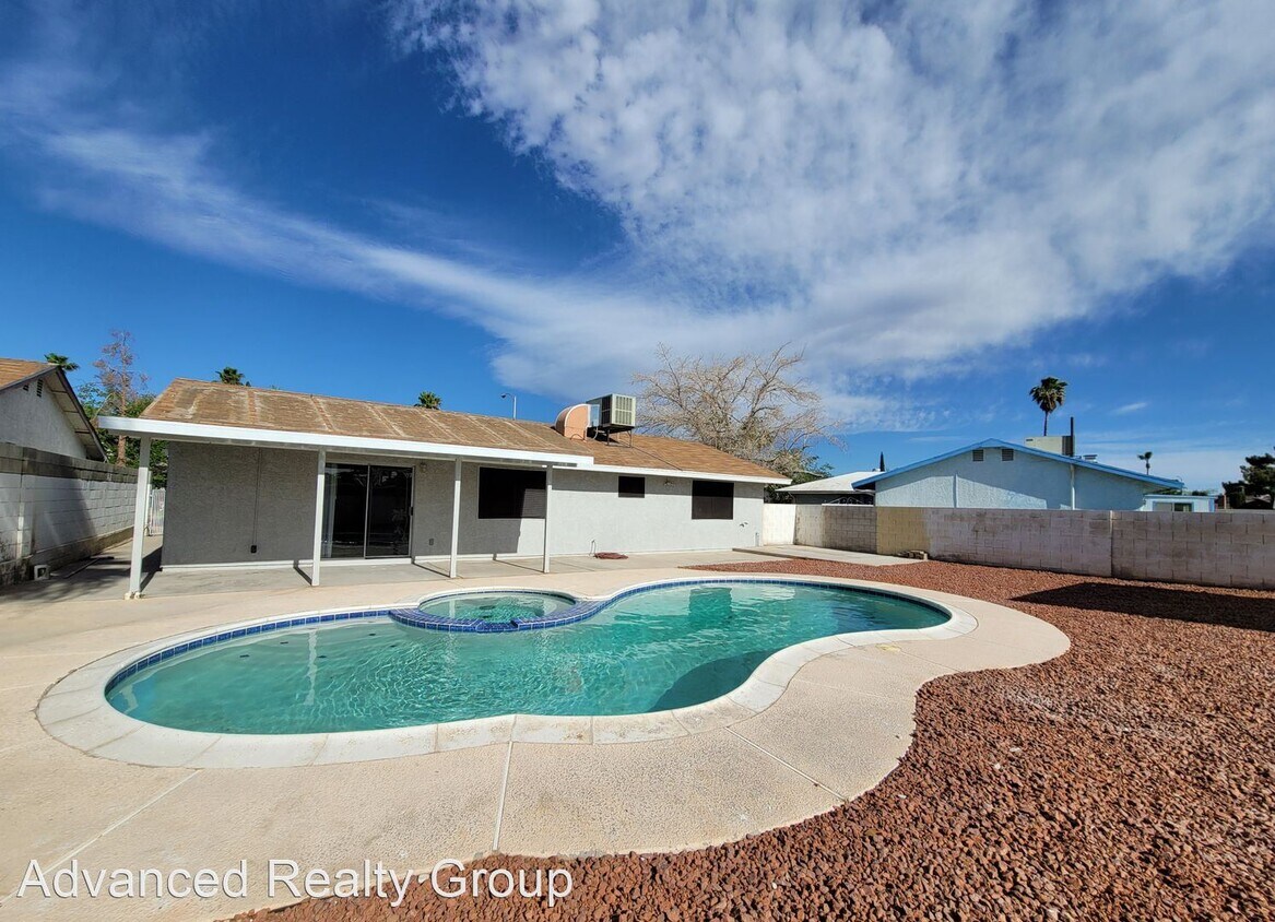 Foto principal - 4 br, 2 bath House - 4448 Eureka Circle