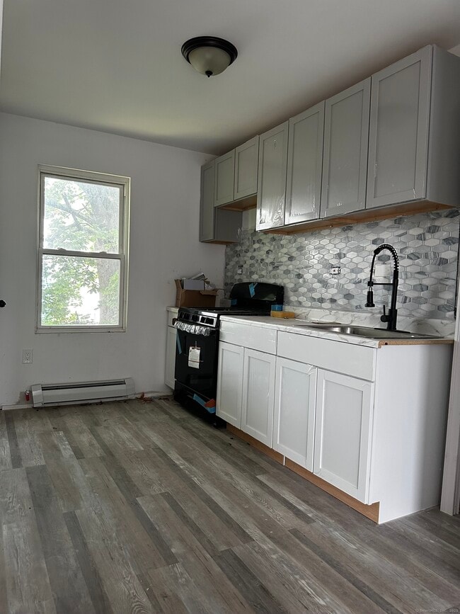 Building Photo - 210 Woodlawn Terrace