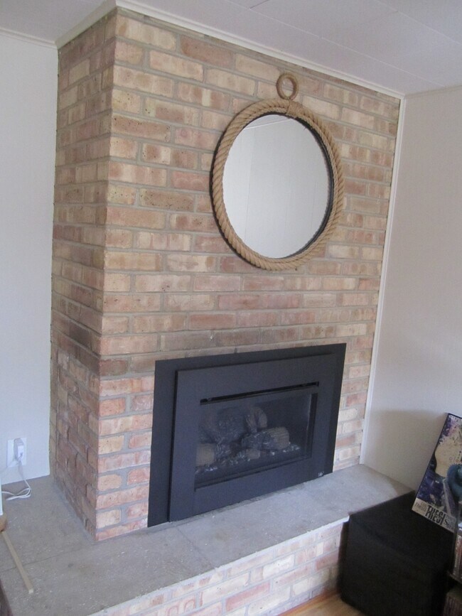 Chimenea de gas - 836 11th St SW