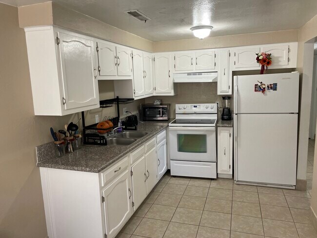 Building Photo - 342 W 350 N