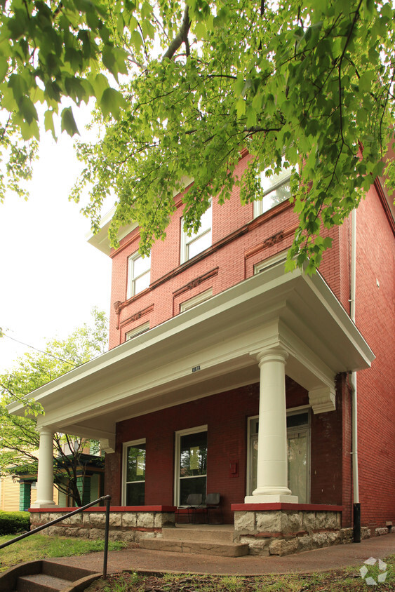 Building Photo - 1181 E Broadway