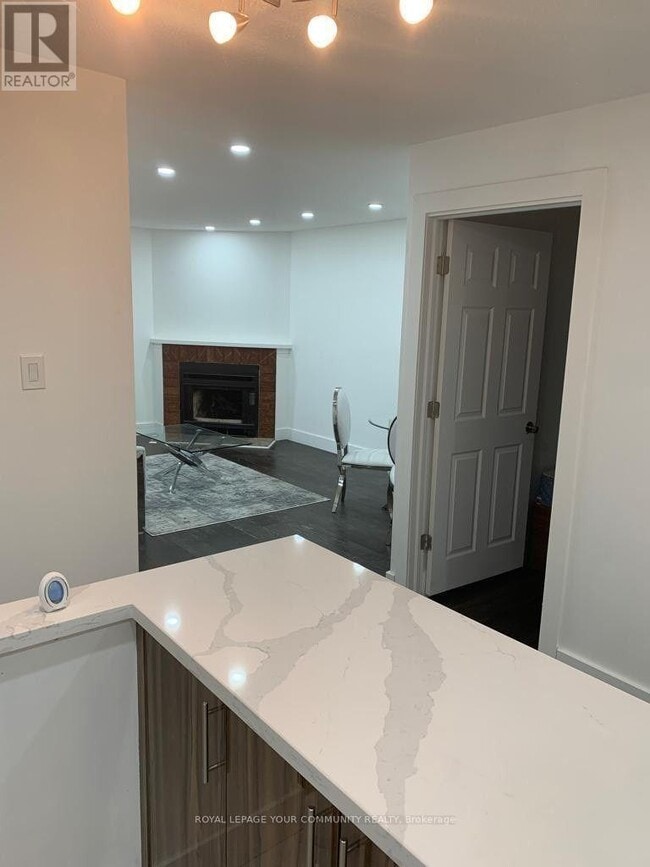 Building Photo - 1450 Glen Abbey Gate