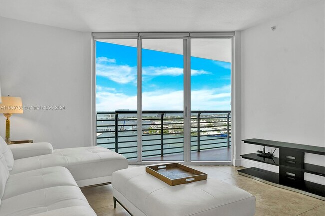 Building Photo - 335 S Biscayne Blvd