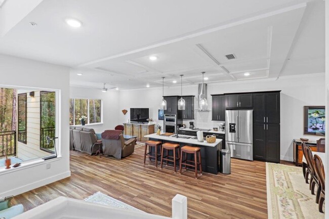 Building Photo - Brand New Emerson Condo 3 bedroom 3 1/2 bath