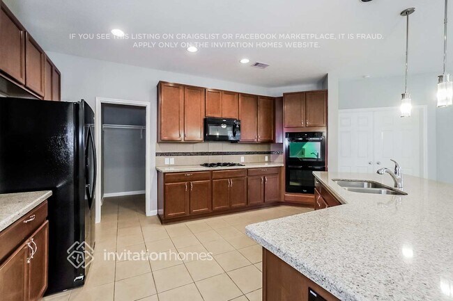 Building Photo - 11019 Hayden Falls Dr