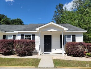 Building Photo - 1852 Horseshoe Dr