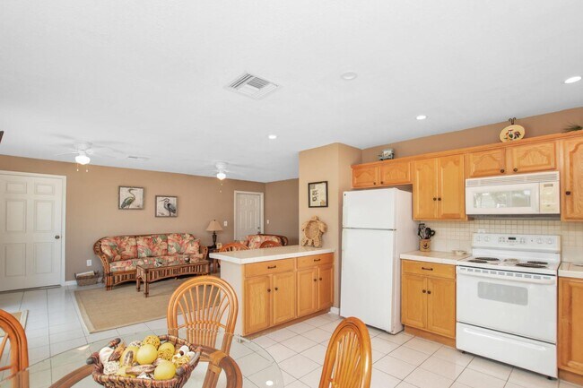 Foto del edificio - 1635 Pandora Ln
