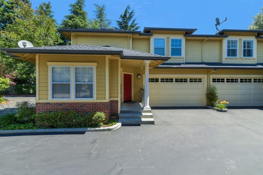 Primary Photo - Los Gatos TownHome for Rent